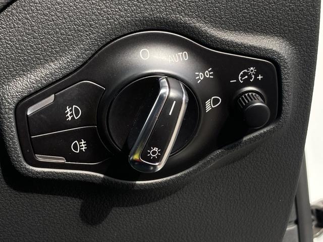 ＳＱ５ ベースグレード　ユーザー買取　アシスタンスＰＫＧ　黒／赤ナッパレザー　純正２１インチＡＷ　Ｂａｎｇ＆Ｏｌｕｆｓｅｎ　ＡＣＣ　メモリ付パワーシート　純正ナビ　バックカメラ　ドラレコ　パワーバックドア　ＢＳＭ　禁煙（21枚目）