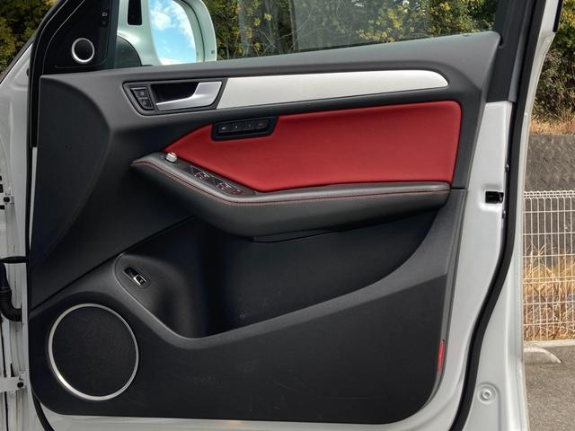 ＳＱ５ ベースグレード　ユーザー買取　アシスタンスＰＫＧ　黒／赤ナッパレザー　純正２１インチＡＷ　Ｂａｎｇ＆Ｏｌｕｆｓｅｎ　ＡＣＣ　メモリ付パワーシート　純正ナビ　バックカメラ　ドラレコ　パワーバックドア　ＢＳＭ　禁煙（25枚目）
