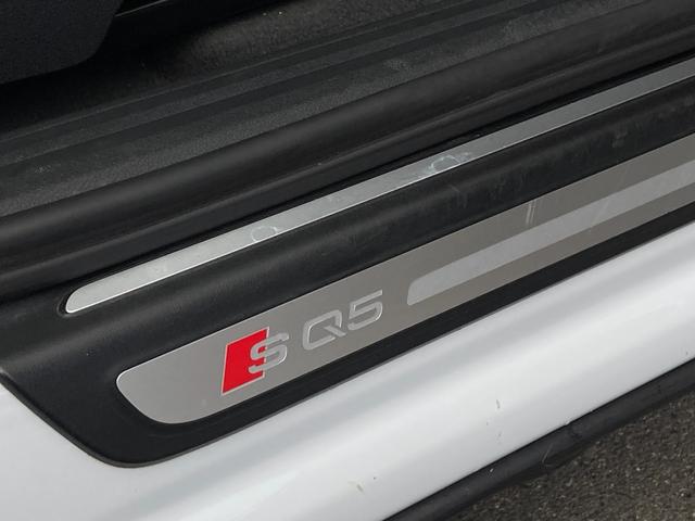 ＳＱ５ ベースグレード　ユーザー買取　アシスタンスＰＫＧ　黒／赤ナッパレザー　純正２１インチＡＷ　Ｂａｎｇ＆Ｏｌｕｆｓｅｎ　ＡＣＣ　メモリ付パワーシート　純正ナビ　バックカメラ　ドラレコ　パワーバックドア　ＢＳＭ　禁煙（31枚目）