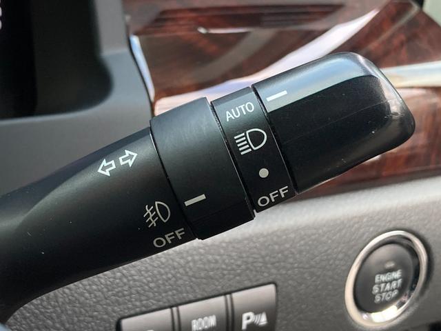 ヴェルファイア ２．４Ｚ　禁煙　アルパイン８インチナビ　フリップダウンモニター　両側パワースライドドア　バックカメラ　フルセグ　　前後クリアランスソナー　純正１８インチアルミ　前後ドラレコ　ＥＴＣ　スマートキー　８人乗り（18枚目）