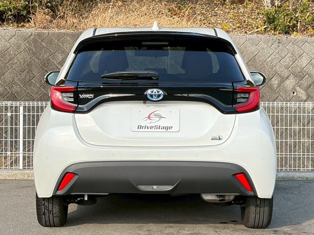 ヤリス ハイブリッドＺ　走行距離９０００キロ！　禁煙車　純正ナビ　全周囲モニター　ドラレコ　レーダークルーズ　衝突軽減　ブラインドスポット　ＬＥＤヘッドライト　前後クリソナ　シートヒーター　ＵＳＢポート　ＥＴＣ　車検整備付（23枚目）