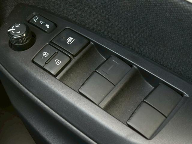 ヤリス ハイブリッドＺ　走行距離９０００キロ！　禁煙車　純正ナビ　全周囲モニター　ドラレコ　レーダークルーズ　衝突軽減　ブラインドスポット　ＬＥＤヘッドライト　前後クリソナ　シートヒーター　ＵＳＢポート　ＥＴＣ　車検整備付（28枚目）