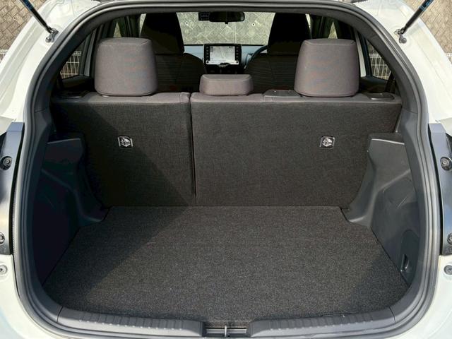 ヤリス ハイブリッドＺ　走行距離９０００キロ！　禁煙車　純正ナビ　全周囲モニター　ドラレコ　レーダークルーズ　衝突軽減　ブラインドスポット　ＬＥＤヘッドライト　前後クリソナ　シートヒーター　ＵＳＢポート　ＥＴＣ　車検整備付（36枚目）