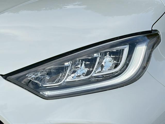 ヤリス ハイブリッドＺ　走行距離９０００キロ！　禁煙車　純正ナビ　全周囲モニター　ドラレコ　レーダークルーズ　衝突軽減　ブラインドスポット　ＬＥＤヘッドライト　前後クリソナ　シートヒーター　ＵＳＢポート　ＥＴＣ　車検整備付（38枚目）