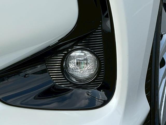 ヤリス ハイブリッドＺ　走行距離９０００キロ！　禁煙車　純正ナビ　全周囲モニター　ドラレコ　レーダークルーズ　衝突軽減　ブラインドスポット　ＬＥＤヘッドライト　前後クリソナ　シートヒーター　ＵＳＢポート　ＥＴＣ　車検整備付（40枚目）