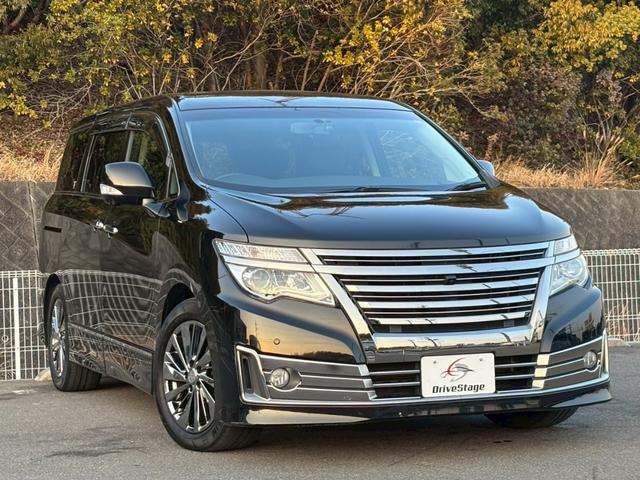 エルグランド ライダー　ブラックライン　黒本革シート　禁煙車　純正ナビ　フリップダウンモニター　黒レザーシート　全周囲カメラ　両側パワースライドドア　ドライブレコーダー　クリアランスソナー　クルーズコントロール　オットマン　フルセグ　ＥＴＣ　車検整備付（6枚目）