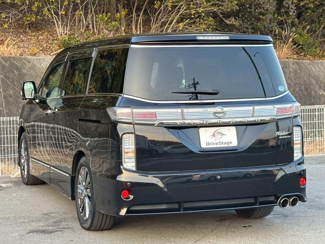 エルグランド ライダー　ブラックライン　黒本革シート　禁煙車　純正ナビ　フリップダウンモニター　黒レザーシート　全周囲カメラ　両側パワースライドドア　ドライブレコーダー　クリアランスソナー　クルーズコントロール　オットマン　フルセグ　ＥＴＣ　車検整備付（8枚目）