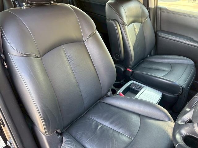 エルグランド ライダー　ブラックライン　黒本革シート　禁煙車　純正ナビ　フリップダウンモニター　黒レザーシート　全周囲カメラ　両側パワースライドドア　ドライブレコーダー　クリアランスソナー　クルーズコントロール　オットマン　フルセグ　ＥＴＣ　車検整備付（13枚目）