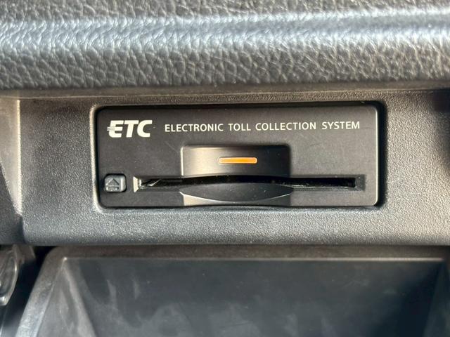 エルグランド ライダー　ブラックライン　黒本革シート　禁煙車　純正ナビ　フリップダウンモニター　黒レザーシート　全周囲カメラ　両側パワースライドドア　ドライブレコーダー　クリアランスソナー　クルーズコントロール　オットマン　フルセグ　ＥＴＣ　車検整備付（20枚目）