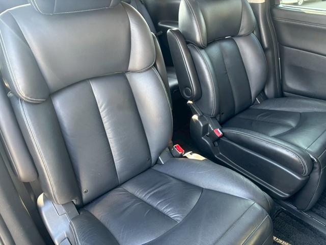 エルグランド ライダー　ブラックライン　黒本革シート　禁煙車　純正ナビ　フリップダウンモニター　黒レザーシート　全周囲カメラ　両側パワースライドドア　ドライブレコーダー　クリアランスソナー　クルーズコントロール　オットマン　フルセグ　ＥＴＣ　車検整備付（22枚目）