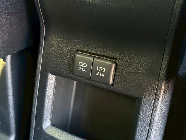 ヴォクシー ハイブリッドＶ　禁煙　両側パワースライドドア　セーフティセンス　純正ナビ　バックカメラ　地デジ　前席シートヒーター　クルーズコントロール　純正１５インチアルミ　スマートキー　ＥＴＣ　Ｂｌｕｅｔｏｏｔｈ接続　保証１年付（19枚目）