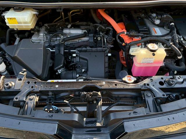 ヴォクシー ハイブリッドＶ　禁煙　両側パワースライドドア　セーフティセンス　純正ナビ　バックカメラ　地デジ　前席シートヒーター　クルーズコントロール　純正１５インチアルミ　スマートキー　ＥＴＣ　Ｂｌｕｅｔｏｏｔｈ接続　保証１年付（55枚目）