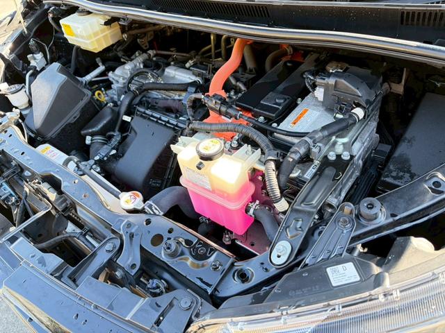 ヴォクシー ハイブリッドＶ　禁煙　両側パワースライドドア　セーフティセンス　純正ナビ　バックカメラ　地デジ　前席シートヒーター　クルーズコントロール　純正１５インチアルミ　スマートキー　ＥＴＣ　Ｂｌｕｅｔｏｏｔｈ接続　保証１年付（56枚目）