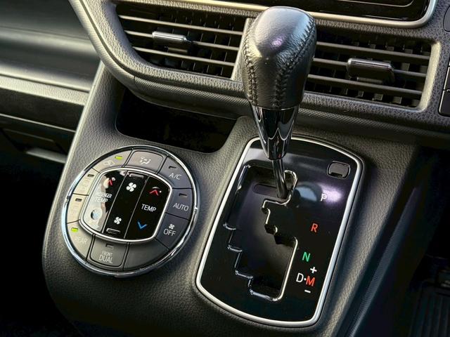 ヴォクシー ＺＳ　煌　禁煙　両側パワースライドドア　後席フリップダウンモニター　純正９インチナビ　バックカメラ　フルセグ　純正１６インチＡＷ　スマートキー　ＬＥＤヘッドライト　ドラレコ　ＥＴＣ　Ｂｌｕｅｔｏｏｔｈ　７人乗り（20枚目）