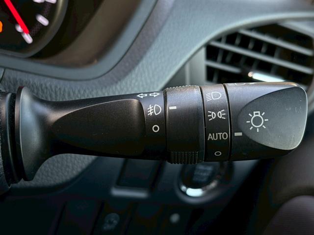 ヴォクシー ＺＳ　煌　禁煙　両側パワースライドドア　後席フリップダウンモニター　純正９インチナビ　バックカメラ　フルセグ　純正１６インチＡＷ　スマートキー　ＬＥＤヘッドライト　ドラレコ　ＥＴＣ　Ｂｌｕｅｔｏｏｔｈ　７人乗り（27枚目）