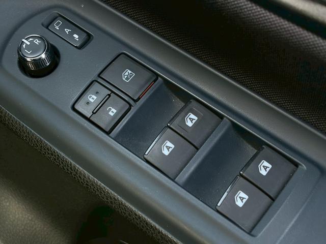 ヴォクシー ＺＳ　煌　禁煙　両側パワースライドドア　後席フリップダウンモニター　純正９インチナビ　バックカメラ　フルセグ　純正１６インチＡＷ　スマートキー　ＬＥＤヘッドライト　ドラレコ　ＥＴＣ　Ｂｌｕｅｔｏｏｔｈ　７人乗り（29枚目）