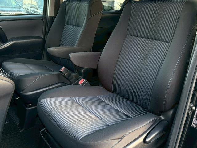 ヴォクシー ＺＳ　煌　禁煙　両側パワースライドドア　後席フリップダウンモニター　純正９インチナビ　バックカメラ　フルセグ　純正１６インチＡＷ　スマートキー　ＬＥＤヘッドライト　ドラレコ　ＥＴＣ　Ｂｌｕｅｔｏｏｔｈ　７人乗り（35枚目）