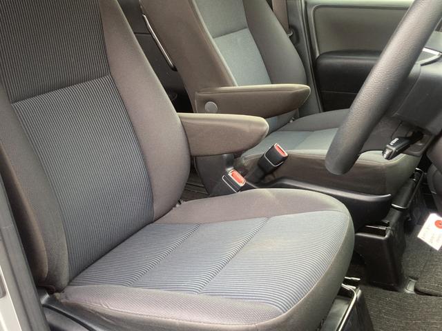 ノア Ｘ　禁煙　純正ナビ　トヨタセーフティセンス　パワースライド　クルーズコントロール　衝突軽減ブレーキ　レーンキープ　オートハイビーム　ＬＥＤヘッドライト　前後クリソナ　ＵＳＢポート　キーレス　車検整備付（10枚目）