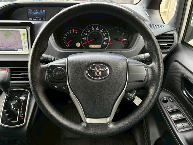 ノア Ｘ　禁煙　純正ナビ　トヨタセーフティセンス　パワースライド　クルーズコントロール　衝突軽減ブレーキ　レーンキープ　オートハイビーム　ＬＥＤヘッドライト　前後クリソナ　ＵＳＢポート　キーレス　車検整備付（14枚目）