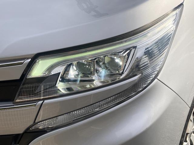 ノア Ｘ　禁煙　純正ナビ　トヨタセーフティセンス　パワースライド　クルーズコントロール　衝突軽減ブレーキ　レーンキープ　オートハイビーム　ＬＥＤヘッドライト　前後クリソナ　ＵＳＢポート　キーレス　車検整備付（30枚目）