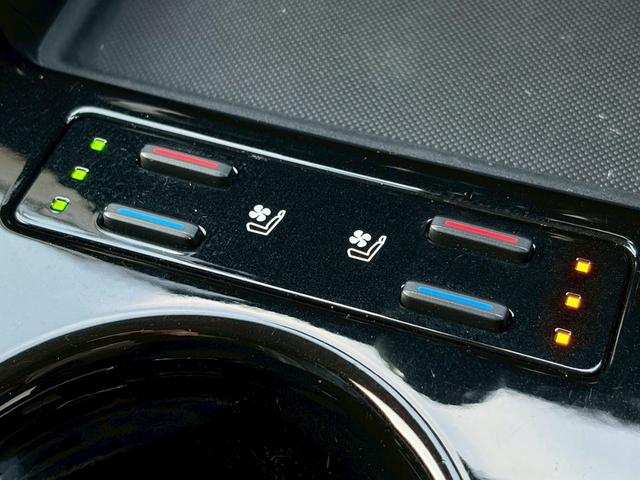 プリウス Aプレミアム ツーリングセレクション 禁煙車 純正9型ナビ バックカメラ 前後ドラレコ 黒革シート 前席シート冷暖 パーキングアシスト レーダークルーズ ヘッドアップディスプレイ LEDヘッドライト ETC 純正17インチAW 車検整備付(15枚目)