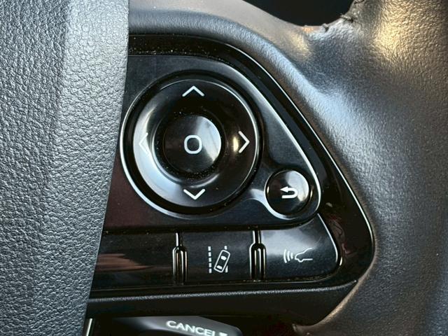 プリウス Aプレミアム ツーリングセレクション 禁煙車 純正9型ナビ バックカメラ 前後ドラレコ 黒革シート 前席シート冷暖 パーキングアシスト レーダークルーズ ヘッドアップディスプレイ LEDヘッドライト ETC 純正17インチAW 車検整備付(26枚目)