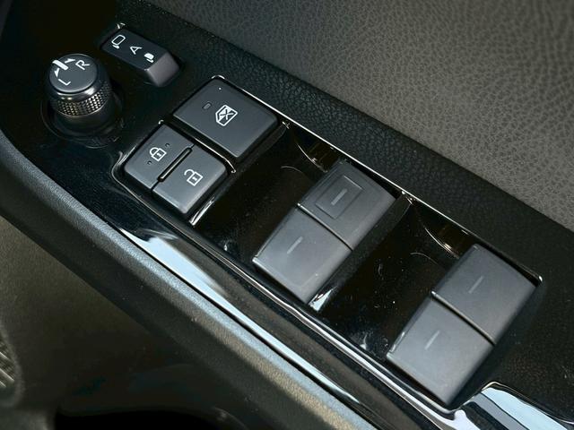 プリウス Aプレミアム ツーリングセレクション 禁煙車 純正9型ナビ バックカメラ 前後ドラレコ 黒革シート 前席シート冷暖 パーキングアシスト レーダークルーズ ヘッドアップディスプレイ LEDヘッドライト ETC 純正17インチAW 車検整備付(31枚目)