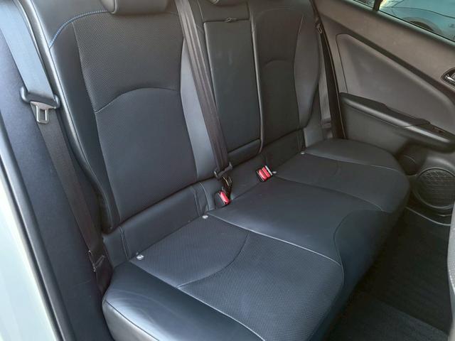 プリウス Aプレミアム ツーリングセレクション 禁煙車 純正9型ナビ バックカメラ 前後ドラレコ 黒革シート 前席シート冷暖 パーキングアシスト レーダークルーズ ヘッドアップディスプレイ LEDヘッドライト ETC 純正17インチAW 車検整備付(40枚目)