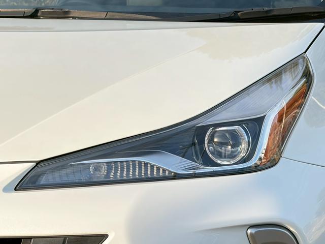 プリウス Aプレミアム ツーリングセレクション 禁煙車 純正9型ナビ バックカメラ 前後ドラレコ 黒革シート 前席シート冷暖 パーキングアシスト レーダークルーズ ヘッドアップディスプレイ LEDヘッドライト ETC 純正17インチAW 車検整備付(43枚目)