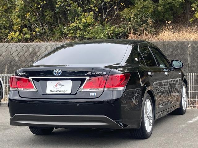 クラウンハイブリッド アスリートＳ　禁煙　黒革　純正ナビ　３６０度カメラ　純正１７インチＡＷ　シート冷暖　パワーシート　レーダークルーズ　フルセグ　ＥＴＣ　衝突軽減　レーンキープ　クリアランスソナー　Ｂｌｕｅｔｏｏｔｈ接続　スマートキー（7枚目）