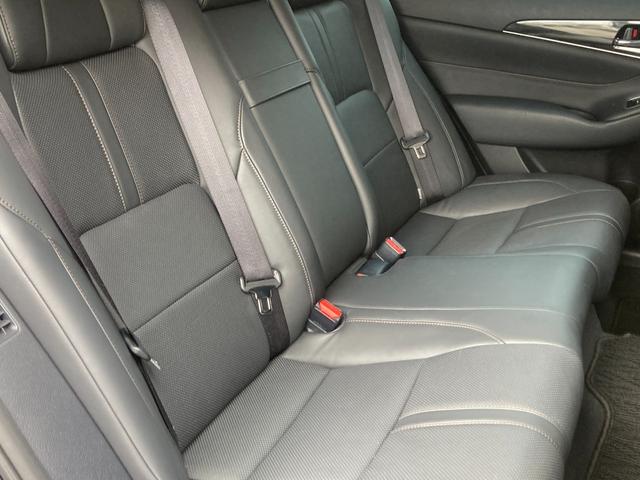 クラウンハイブリッド アスリートＳ　禁煙　黒革　純正ナビ　３６０度カメラ　純正１７インチＡＷ　シート冷暖　パワーシート　レーダークルーズ　フルセグ　ＥＴＣ　衝突軽減　レーンキープ　クリアランスソナー　Ｂｌｕｅｔｏｏｔｈ接続　スマートキー（10枚目）