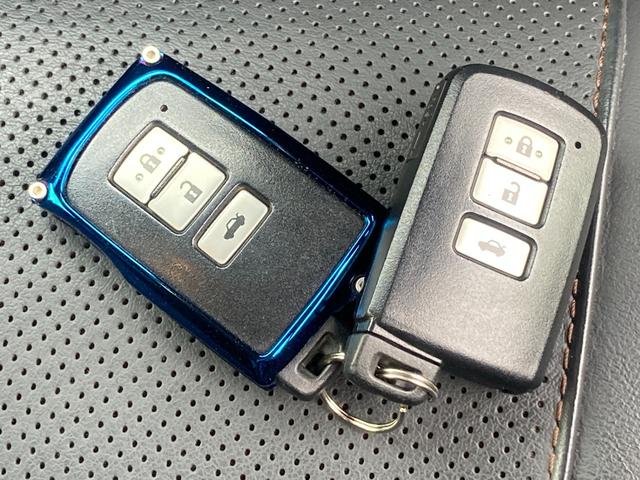 クラウンハイブリッド アスリートＳ　禁煙　黒革　純正ナビ　３６０度カメラ　純正１７インチＡＷ　シート冷暖　パワーシート　レーダークルーズ　フルセグ　ＥＴＣ　衝突軽減　レーンキープ　クリアランスソナー　Ｂｌｕｅｔｏｏｔｈ接続　スマートキー（13枚目）