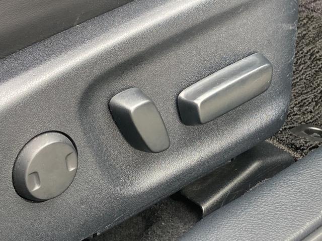 クラウンハイブリッド アスリートＳ　禁煙　黒革　純正ナビ　３６０度カメラ　純正１７インチＡＷ　シート冷暖　パワーシート　レーダークルーズ　フルセグ　ＥＴＣ　衝突軽減　レーンキープ　クリアランスソナー　Ｂｌｕｅｔｏｏｔｈ接続　スマートキー（27枚目）