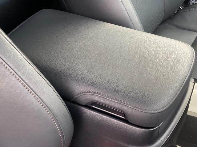 クラウンハイブリッド アスリートＳ　禁煙　黒革　純正ナビ　３６０度カメラ　純正１７インチＡＷ　シート冷暖　パワーシート　レーダークルーズ　フルセグ　ＥＴＣ　衝突軽減　レーンキープ　クリアランスソナー　Ｂｌｕｅｔｏｏｔｈ接続　スマートキー（29枚目）