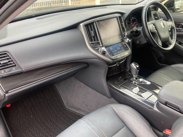 クラウンハイブリッド アスリートＳ　禁煙　黒革　純正ナビ　３６０度カメラ　純正１７インチＡＷ　シート冷暖　パワーシート　レーダークルーズ　フルセグ　ＥＴＣ　衝突軽減　レーンキープ　クリアランスソナー　Ｂｌｕｅｔｏｏｔｈ接続　スマートキー（43枚目）