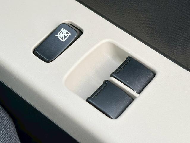 アルト Ｆ　期間販売！　ユーザー買取　禁煙車　前後ドラレコ　デジタルインナーミラー　ＬＥＤヘッドライト　キーレスエントリー　ＣＤ再生可　ドアバイザー　エアコン　パワステ　横滑り防止装置　盗難防止装置　点検整備付（21枚目）