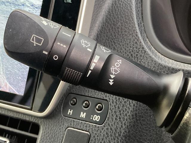 ノア Si ダブルバイビーII 禁煙 純正10インチナビ 後席フリップダウンモニター ハーフレザー 両側電動スライドドア 社外17インチAW 衝突軽減 クルーズコントロール バックカメラ スマートキー ETC 7人乗り 車検整備付(19枚目)