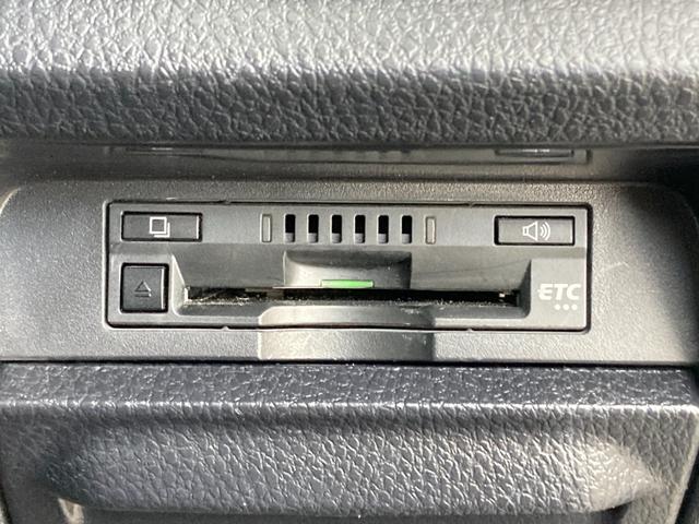 ノア Si ダブルバイビーII 禁煙 純正10インチナビ 後席フリップダウンモニター ハーフレザー 両側電動スライドドア 社外17インチAW 衝突軽減 クルーズコントロール バックカメラ スマートキー ETC 7人乗り 車検整備付(25枚目)