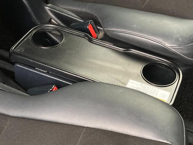 ノア Si ダブルバイビーII 禁煙 純正10インチナビ 後席フリップダウンモニター ハーフレザー 両側電動スライドドア 社外17インチAW 衝突軽減 クルーズコントロール バックカメラ スマートキー ETC 7人乗り 車検整備付(46枚目)