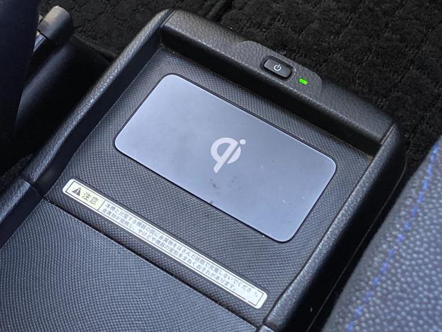 ヴォクシー ハイブリッドV 禁煙 両側パワースライドドア 前席シートヒーター ワイヤレス充電Qi 純正8型ナビ クルーズコントロール バックカメラ フルセグ LEDヘッドライト 純正15インチAW スマートキー ETC 7人乗り(7枚目)