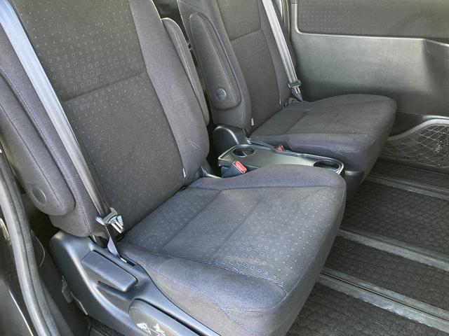 ヴォクシー ハイブリッドV 禁煙 両側パワースライドドア 前席シートヒーター ワイヤレス充電Qi 純正8型ナビ クルーズコントロール バックカメラ フルセグ LEDヘッドライト 純正15インチAW スマートキー ETC 7人乗り(14枚目)