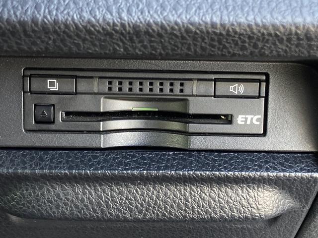 ヴォクシー ハイブリッドV 禁煙 両側パワースライドドア 前席シートヒーター ワイヤレス充電Qi 純正8型ナビ クルーズコントロール バックカメラ フルセグ LEDヘッドライト 純正15インチAW スマートキー ETC 7人乗り(18枚目)