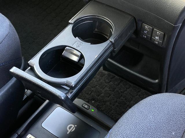 ヴォクシー ハイブリッドV 禁煙 両側パワースライドドア 前席シートヒーター ワイヤレス充電Qi 純正8型ナビ クルーズコントロール バックカメラ フルセグ LEDヘッドライト 純正15インチAW スマートキー ETC 7人乗り(27枚目)