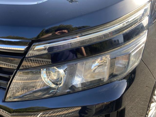 ヴォクシー ハイブリッドV 禁煙 両側パワースライドドア 前席シートヒーター ワイヤレス充電Qi 純正8型ナビ クルーズコントロール バックカメラ フルセグ LEDヘッドライト 純正15インチAW スマートキー ETC 7人乗り(29枚目)