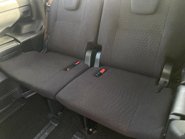 ヴォクシー ハイブリッドV 禁煙 両側パワースライドドア 前席シートヒーター ワイヤレス充電Qi 純正8型ナビ クルーズコントロール バックカメラ フルセグ LEDヘッドライト 純正15インチAW スマートキー ETC 7人乗り(43枚目)