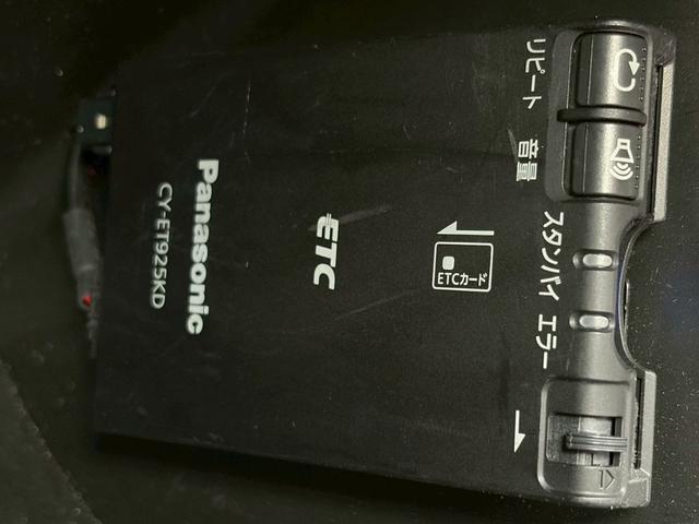 アルトターボＲＳ ベースグレード　禁煙車　社外ナビ　バックカメラ　ドラレコ　ＥＴＣ　シートヒーター　衝突軽減ブレーキ　純正１５インチアルミ　インテリキー　フルセグ　ＨＩＤヘッドライト　パドルシフト　Ｂｌｕｅｔｏｏｔｈ接続可　車検整備付（12枚目）