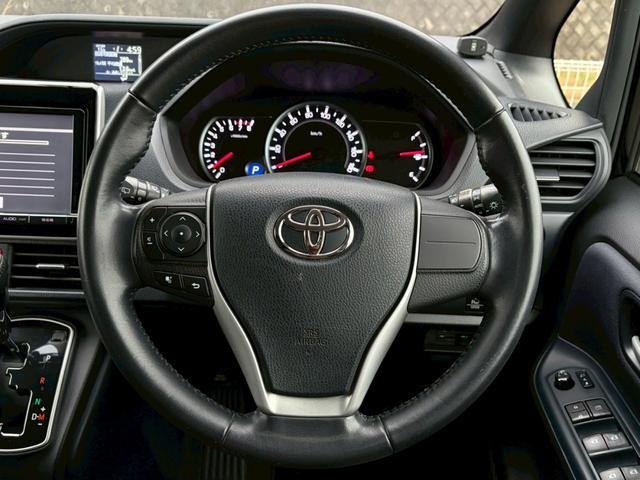 ヴォクシー ZS 禁煙車 社外マフラー モデリスタエアロ 純正9型ナビ フリップダウン 両側パワースライドドア バックカメラ フルセグ ドラレコ 前後クリソナ LED 純正16AW スマートキー 7人乗り 車検整備付(11枚目)