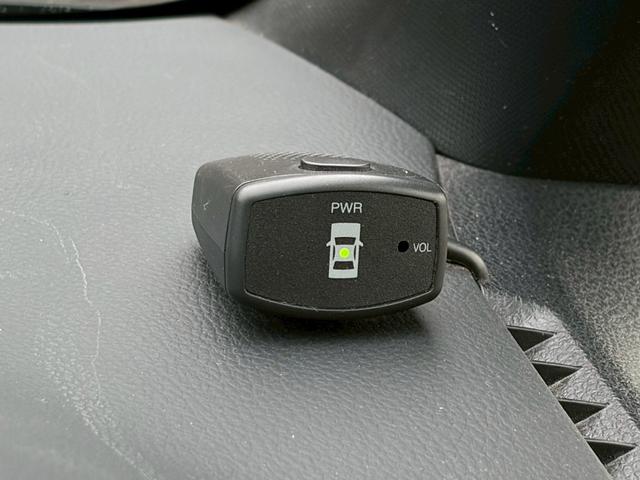 ヴォクシー ZS 禁煙車 社外マフラー モデリスタエアロ 純正9型ナビ フリップダウン 両側パワースライドドア バックカメラ フルセグ ドラレコ 前後クリソナ LED 純正16AW スマートキー 7人乗り 車検整備付(17枚目)