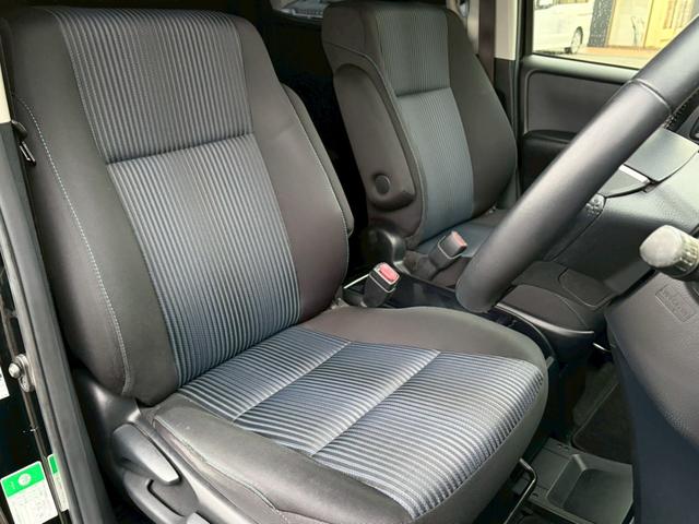 ヴォクシー ZS 禁煙車 社外マフラー モデリスタエアロ 純正9型ナビ フリップダウン 両側パワースライドドア バックカメラ フルセグ ドラレコ 前後クリソナ LED 純正16AW スマートキー 7人乗り 車検整備付(18枚目)