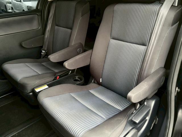 ヴォクシー ZS 禁煙車 社外マフラー モデリスタエアロ 純正9型ナビ フリップダウン 両側パワースライドドア バックカメラ フルセグ ドラレコ 前後クリソナ LED 純正16AW スマートキー 7人乗り 車検整備付(19枚目)